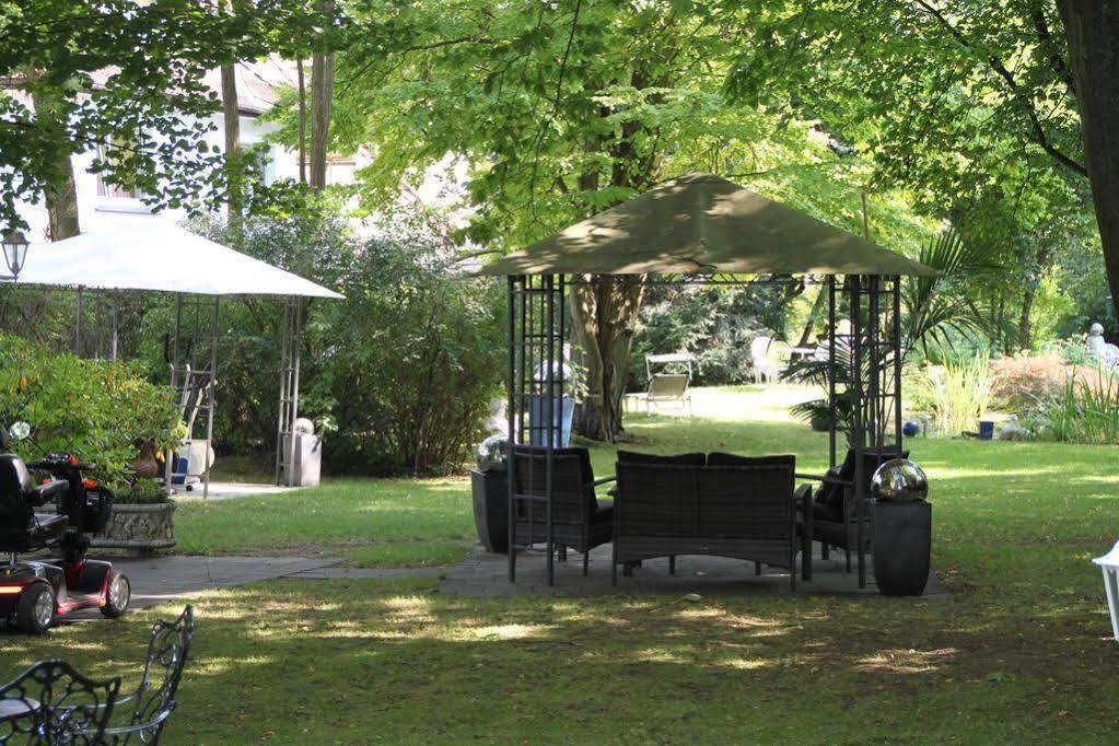 Hotel Villa Konigin Luise Bad Pyrmont Esterno foto